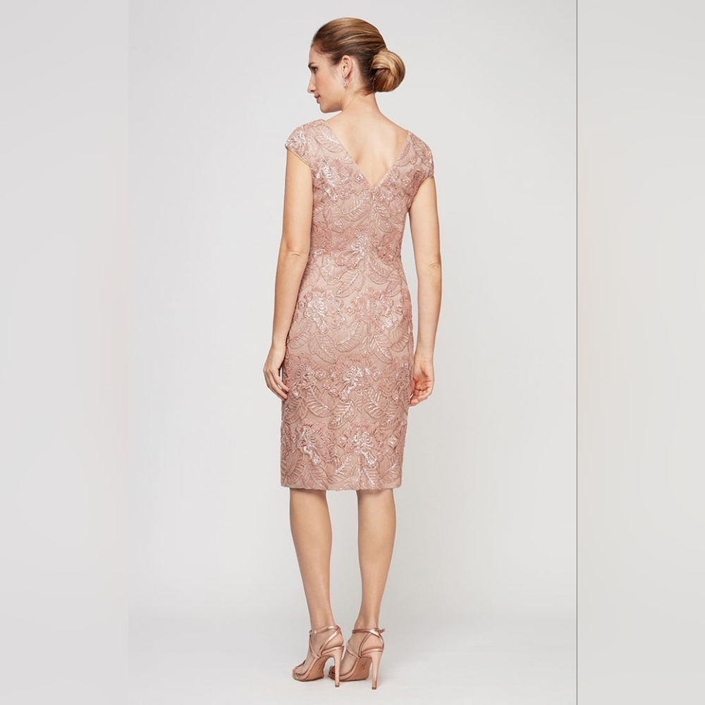 Alex Evenings -Women's Gold Sequin Pencil Dress Women's 16P Cocktail, Party - Picture 3 of 12